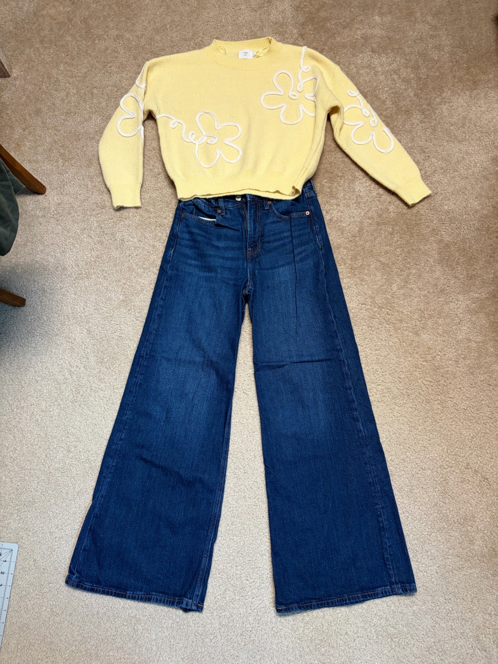 Women's Jeans & Sweater outfit